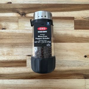 NEW Oxo Good Grips Accent Mess-Free Pepper Grinder Stainless Steel